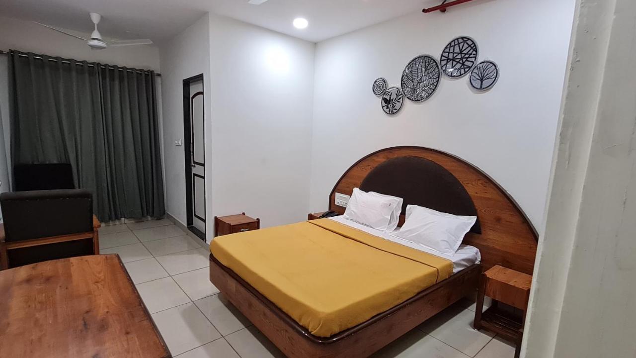 Hotel Tirth Ankleshwar Exterior foto